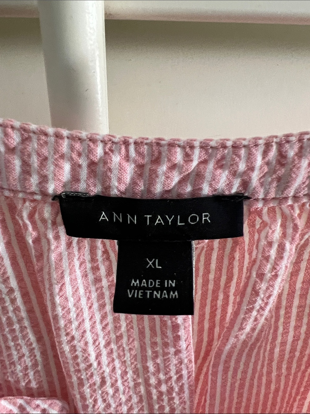 Ann Taylor Light Pink Split-Neck Seersucker Long-Sleeve Blouse - Picture 2 of 5